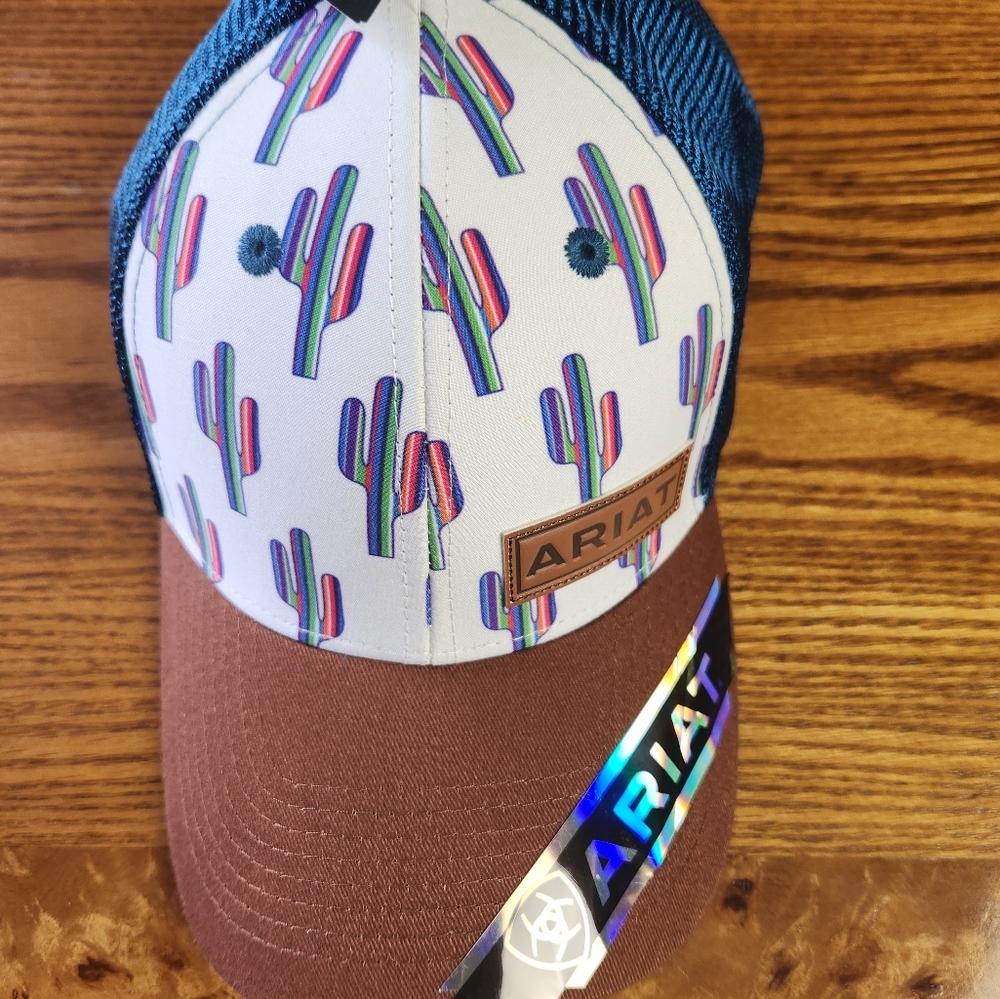 ARIAT NWT WOMENS BASEBALL HAT CACTUS THEMED